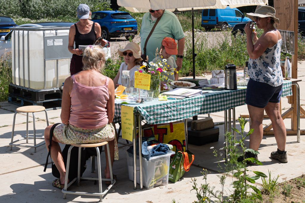 Keukentafel op locatie Lingezegen